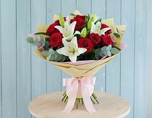 Букет цветов из:  Лилии и Розы #REPLACE_PRED# Старой Руссе