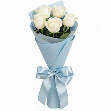 Букет 5 Белых роз Проуд в Старой Руссе