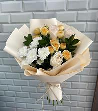Букет цветов из:  Розы и Хризантемы в Старой Руссе