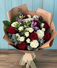 Букет цветов из:  Розы и Альстромерии в Старой Руссе
