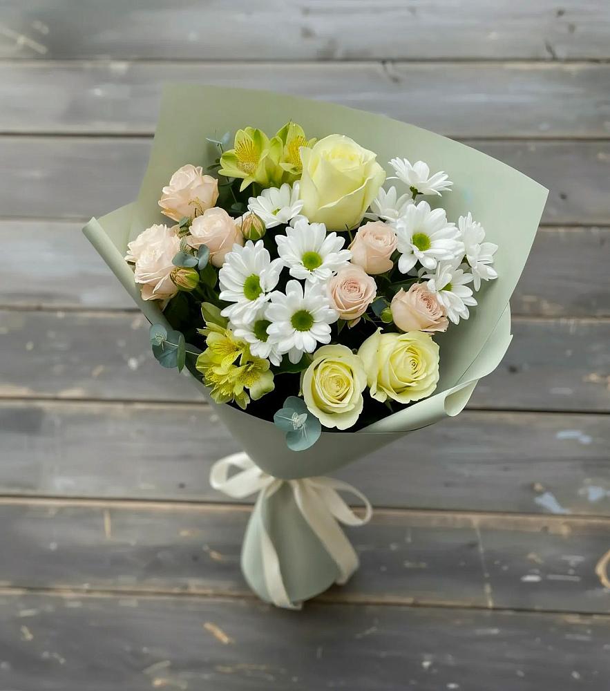 Букет цветов из: Альстромерии, Розы и Хризантемы в Старой Руссе