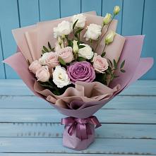 Букет цветов из:  Розы и Лизиантусы в Старой Руссе
