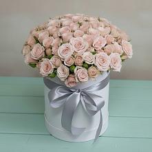 Цветочная композиция из Розы в шляпной коробке в Старой Руссе