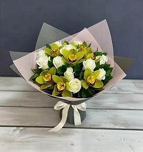 Букет цветов из:  Орхидеи и Розы в Старой Руссе