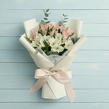 Букет цветов из:  Альстромерии в Старой Руссе