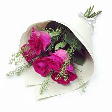 Букет цветов из:  Розы в Старой Руссе