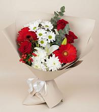 Букет цветов из:  Розы, Хризантемы, Герберы и Лилии в Старой Руссе
