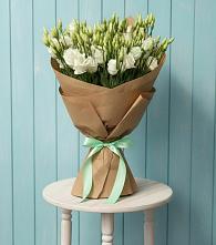 Букет цветов из:  Лизиантусы в Старой Руссе