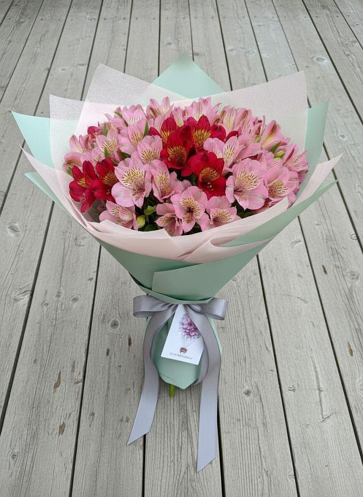 Букет цветов из: Альстромерии в Старой Руссе
