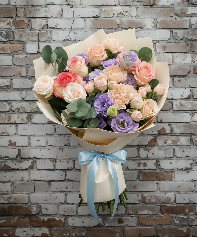 Букет цветов из: Розы, Лизиантусы и Гвоздики в Старой Руссе