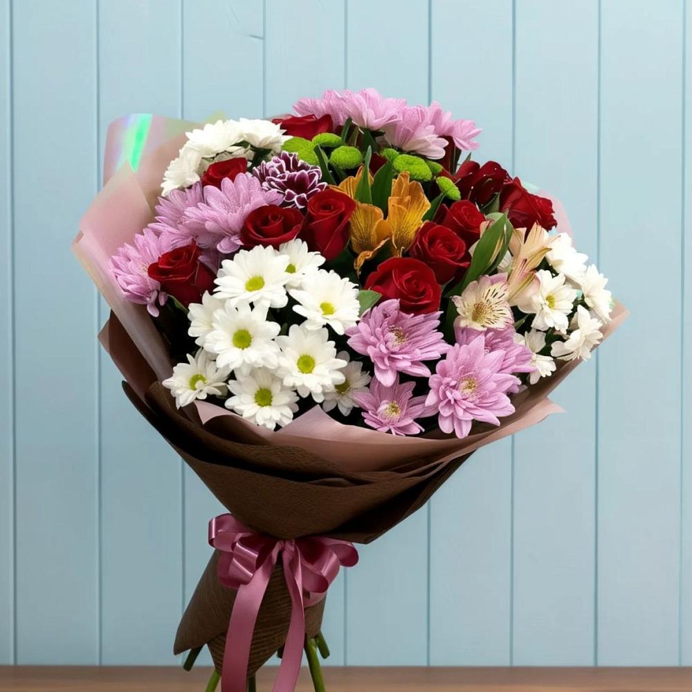 Букет цветов из: Розы, Хризантемы и Альстромерии в Старой Руссе