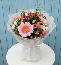 Букет цветов из:  Герберы, Альстромерии и Лизиантусы #REPLACE_PRED# Старой Руссе