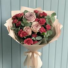 Букет цветов из:  Гвоздики и Розы в Старой Руссе