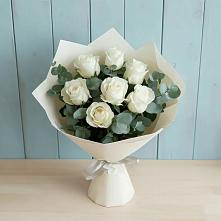 Букет Белые розы в Эвкалипте в Старой Руссе