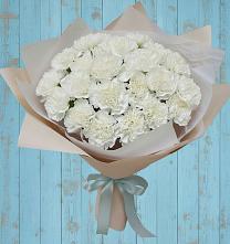 Букет цветов из:  Гвоздики в Старой Руссе