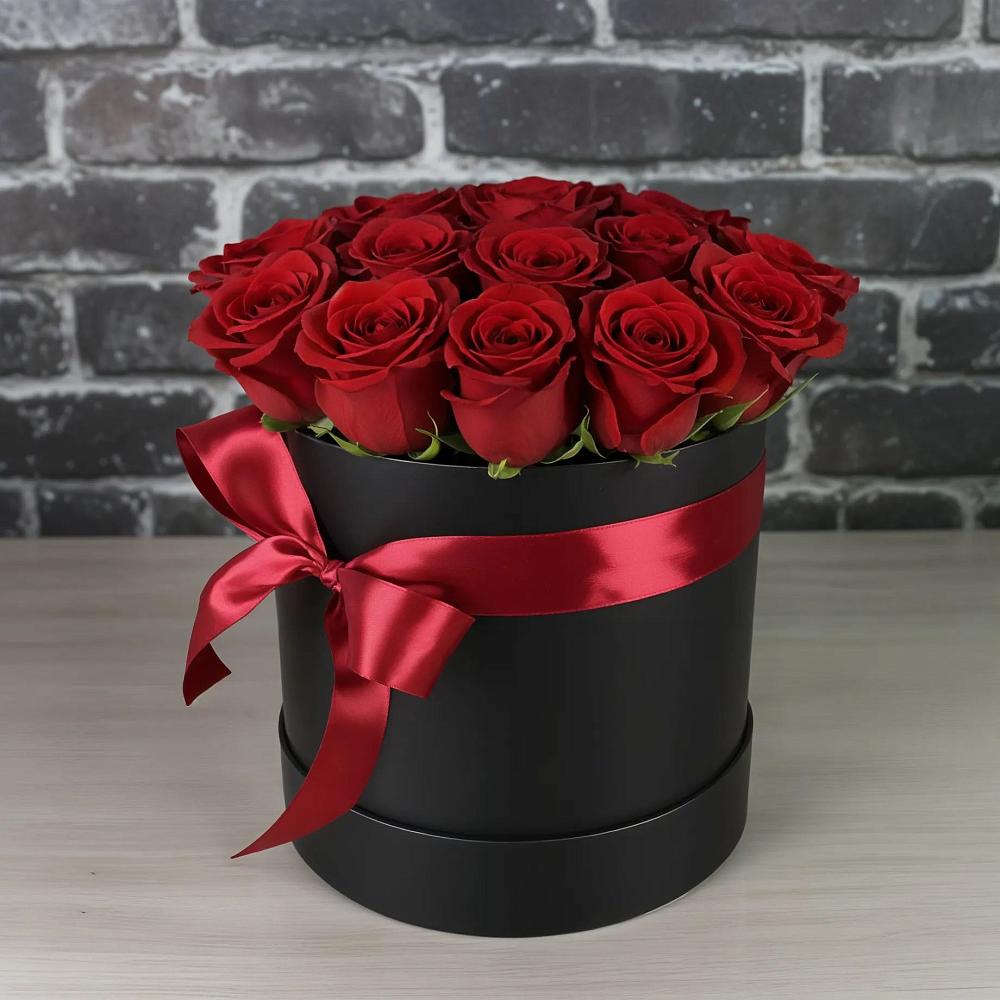 Цветочная композиция из Розы в шляпной коробке в Старой Руссе