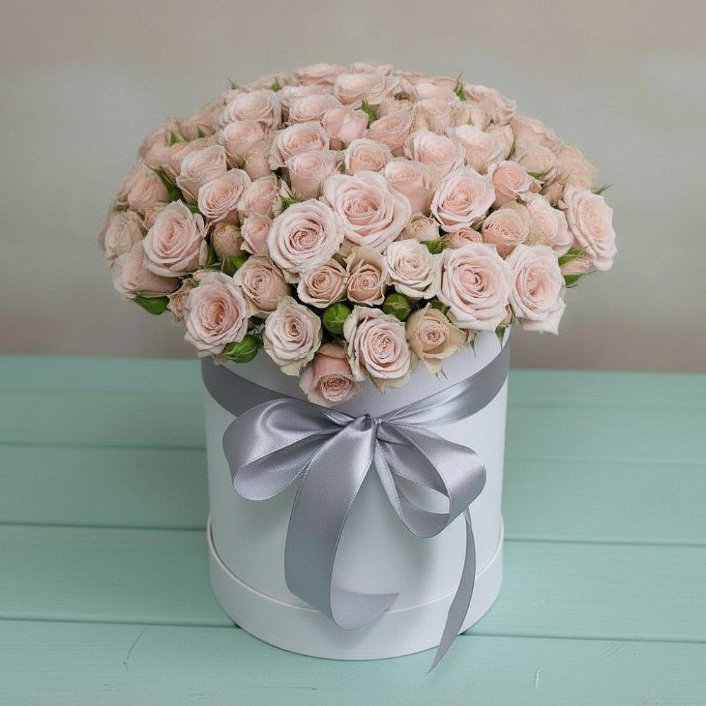 Цветочная композиция из Розы в шляпной коробке в Старой Руссе